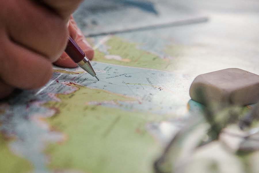 Passage planning on printed charts Passage planning on printed charts