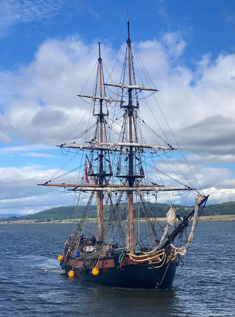 Tall Ship Phoenix making way