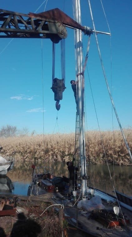 Lifting SY Aprilia in Ostia Italy Lifting SY Aprilia in Ostia Italy