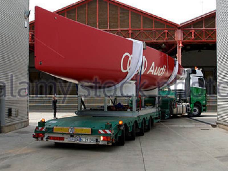 TP52 hauling Sailboat TP52 hauling