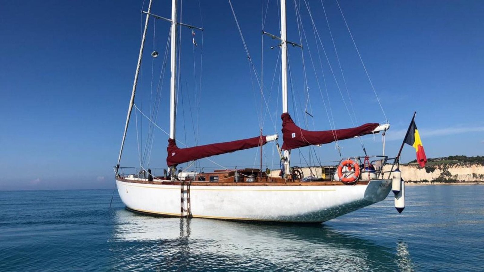 SY Aprilia preparing for Cabo Verde passage