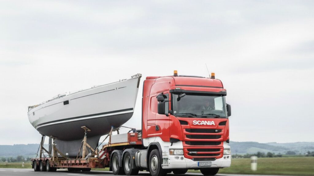 yacht-hauling-transport-yacht-by-road