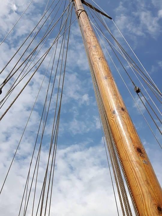 Wooden mast and rigging of the 1924 pilot cutter Tilikum